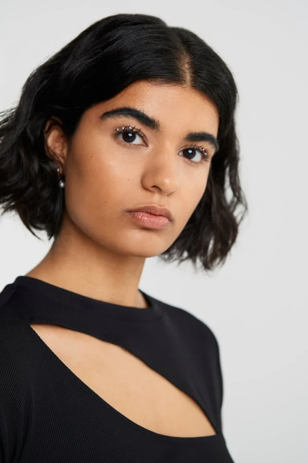 Gina Tricot Belle Cutout Top Black boutique 3