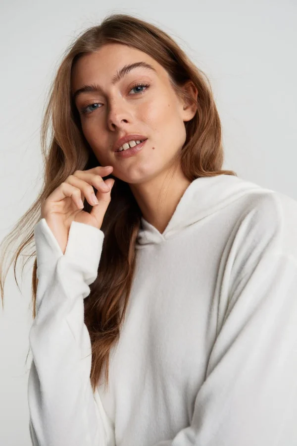 Les achats en ligne Gina Tricot Alicia Hoodie Cloud Dancer 3