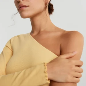 Gina Tricot Janni One Shoulder Top Sahara Sun magasins pour 6