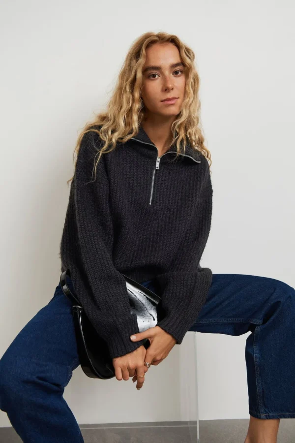 aux meilleurs prix Gina Tricot Leslie Knitted Sweater Black 1