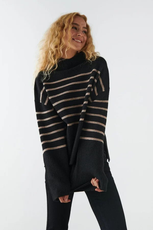 Boutique Gina Tricot Lova Knitted Sweater Beige Stripe 1