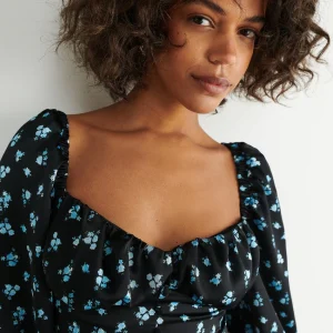 achetez pas cher Gina Tricot Gathered Bust Blouse Blue Ditsy 6