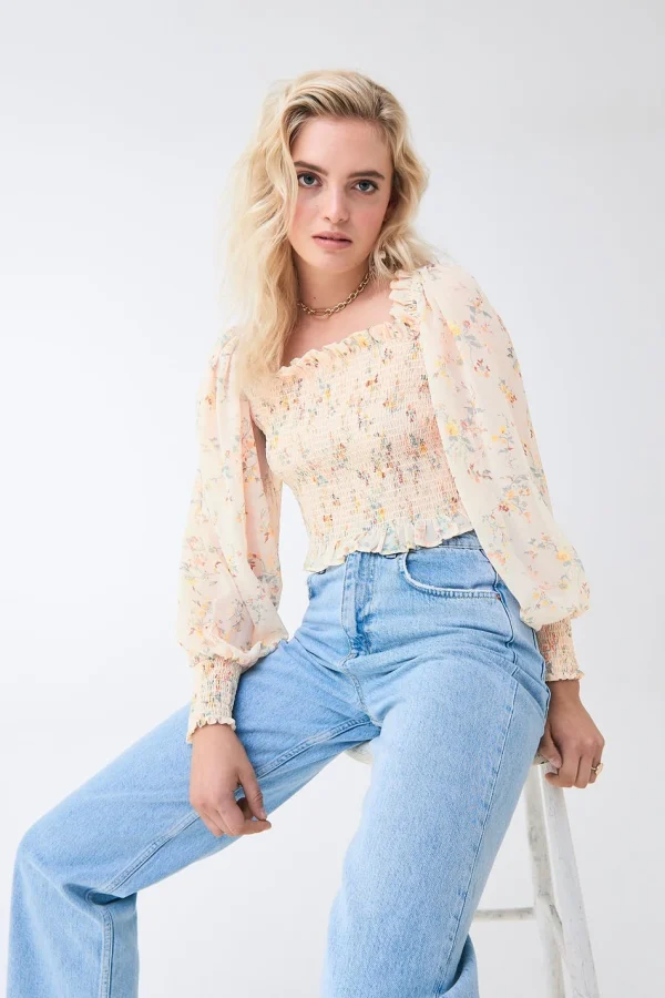 Gina Tricot Belle Smock Top Soft Blossom pas cher 1
