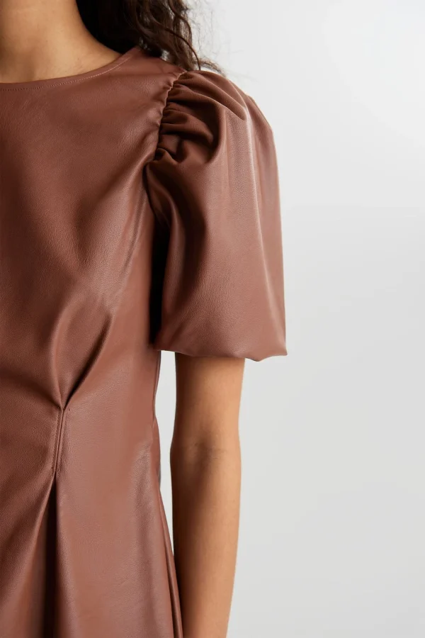Gina Tricot Kate Pu Top Carob Brown site officiel 3