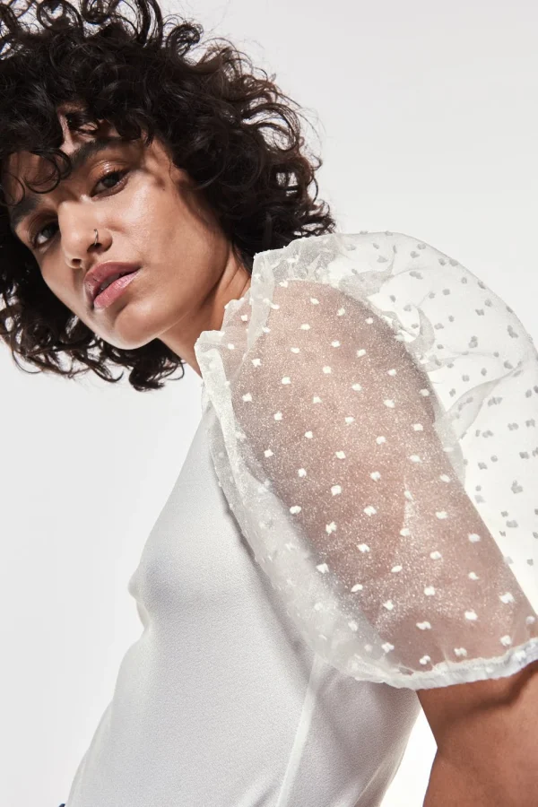 Gina Tricot Pia Organza Top Offwhite magasin pour 3