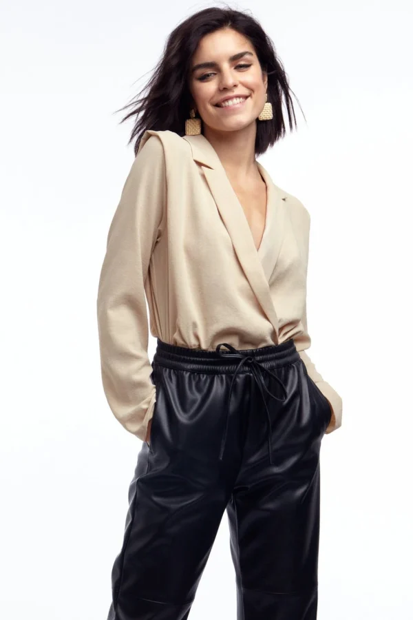 marques de renommée Gina Tricot Folded Shoulder Body Oatmeal 1