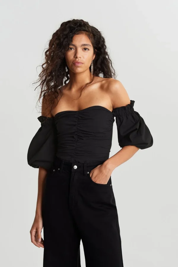 Retour gratuit en magasin. Gina Tricot Odette Off Shoulder Blouse Black 1