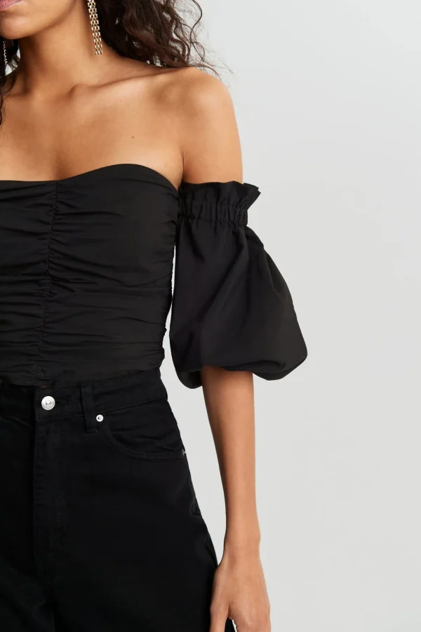 Retour gratuit en magasin. Gina Tricot Odette Off Shoulder Blouse Black 3